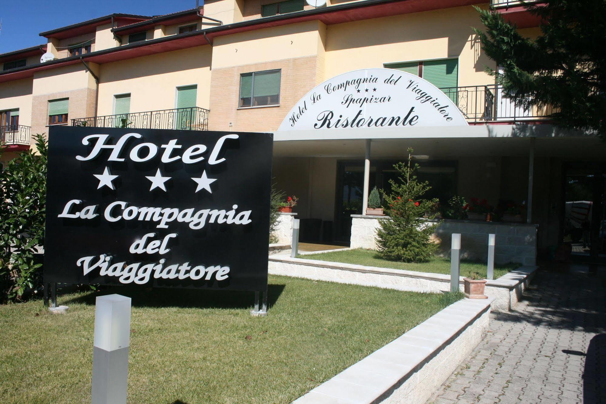 Hotel La Compagnia Del Viaggiatore LʼAquila Esterno foto